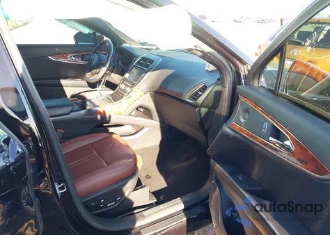 2019 Lincoln Nautilus Reserve z USA, uszkodzony, nr VIN 2LMPJ8LP3KBL45947